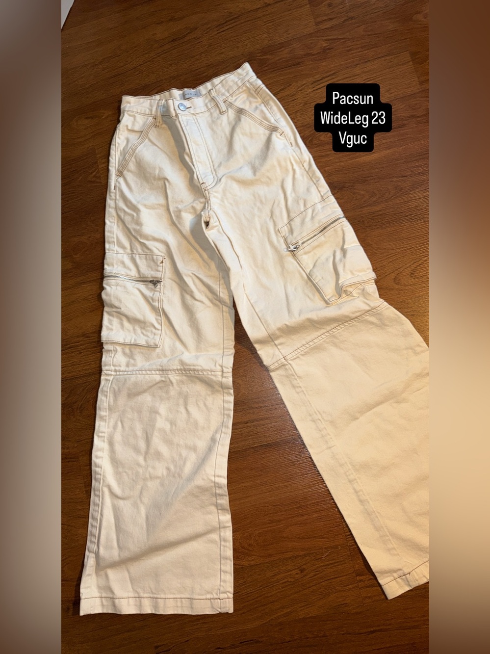 PacSun Wide-Leg Cargo Pants in Cream
